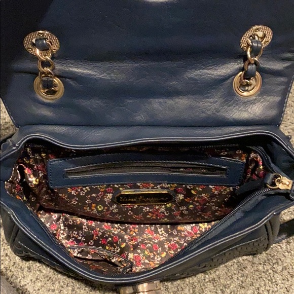 Weaved Handbag - Picture 3 of 6